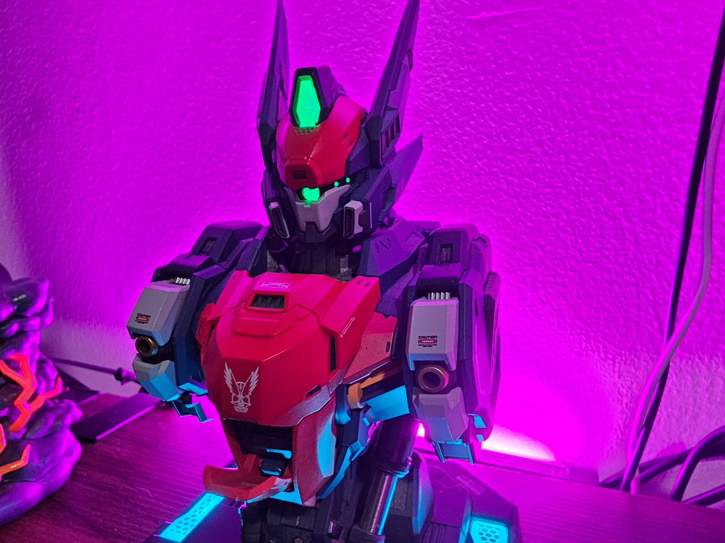 65W GaN Fast Charging Gundam-Style Bust – Wu Chenghou Knight in the Lake Charging Station
